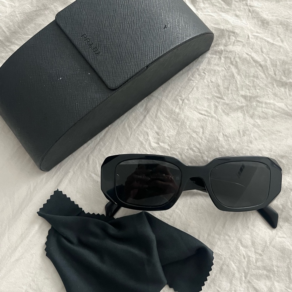 Prada Elegant Black Sunglasses for Women